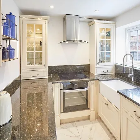 Host & - Rose 度假居